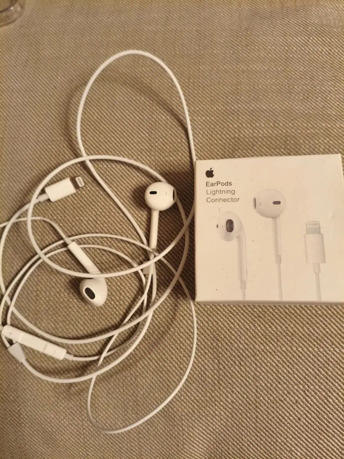 تعدادی قاب ایفون 13 نرمال و شارژر وهندزفری|لوازم جانبی موبایل و تبلت|تهران, میرداماد|دیوار