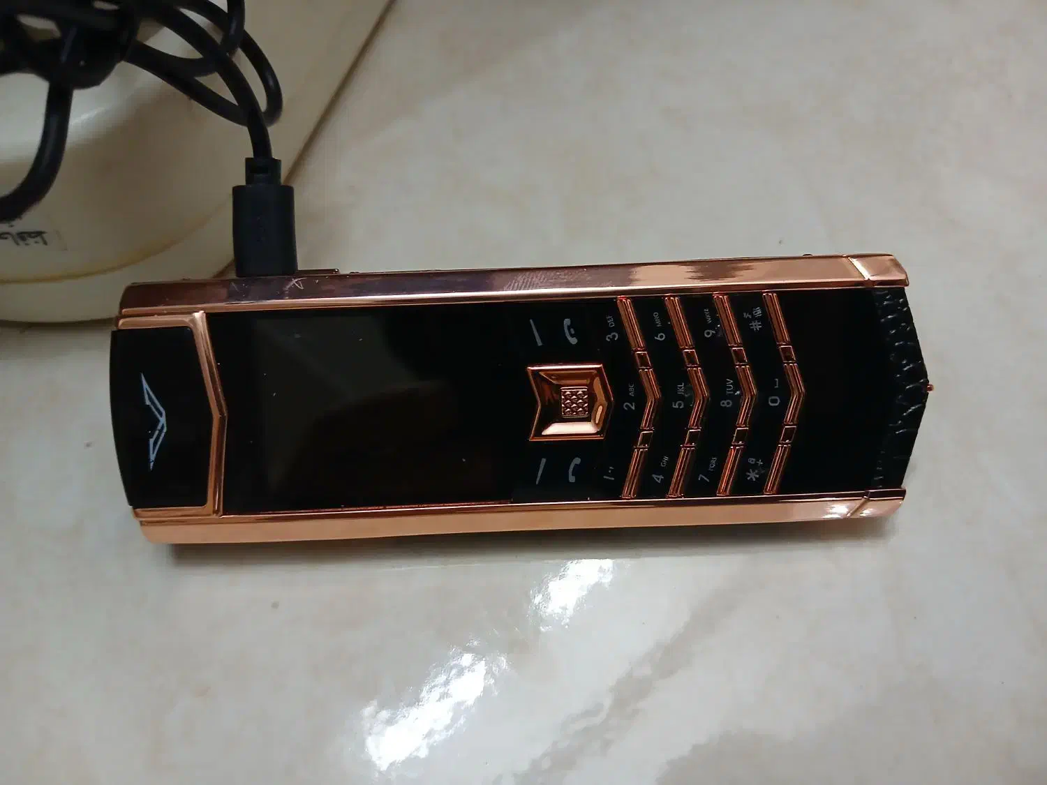 گوشی ورتو لاکچری. درحد نو|موبایل|تهران, مخصوص|دیوار