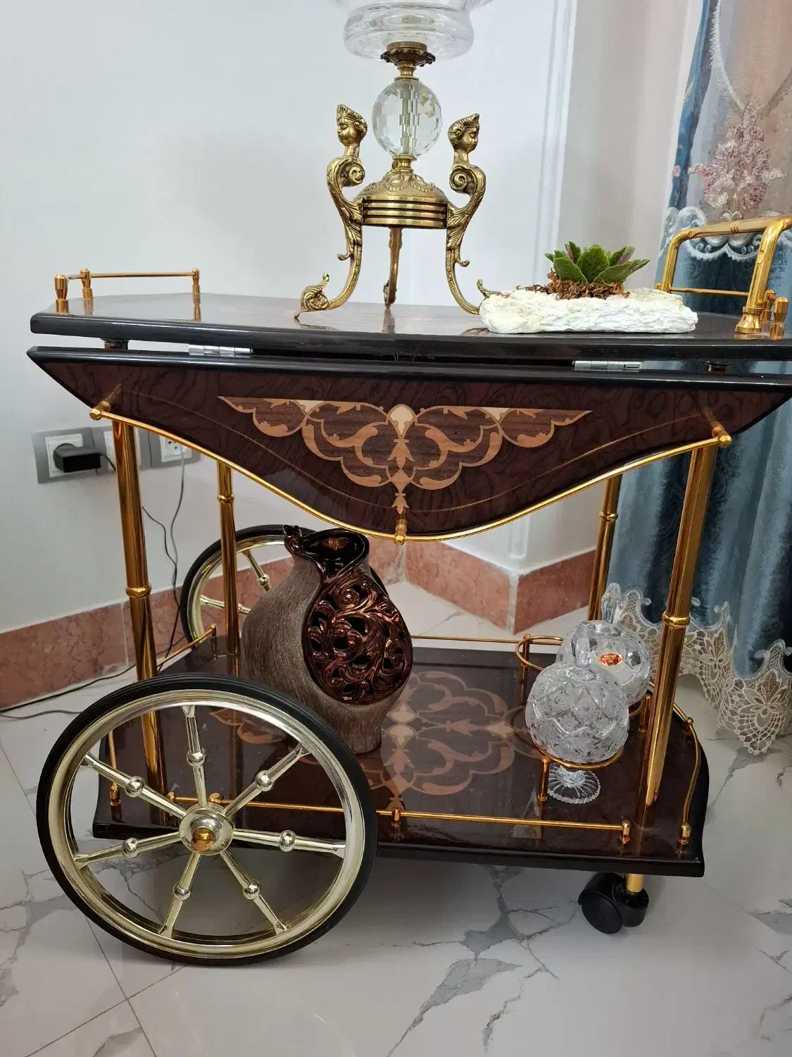 میز بار زیبا|مبلمان خانگی و میز عسلی|ساوه, |دیوار