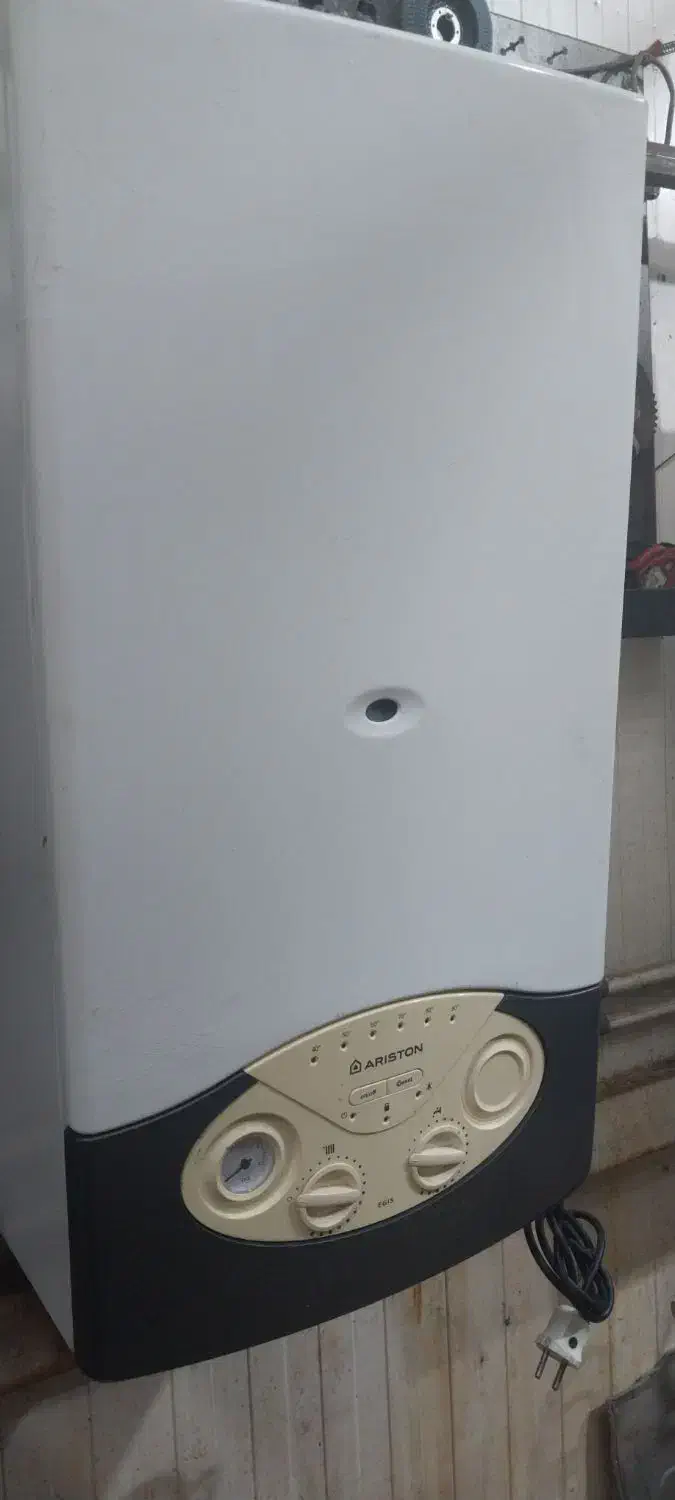 پکیج آریستون ۲۴ گرمایشی|آبگرمکن، پکیج، شوفاژ|قم, نوبهار|دیوار