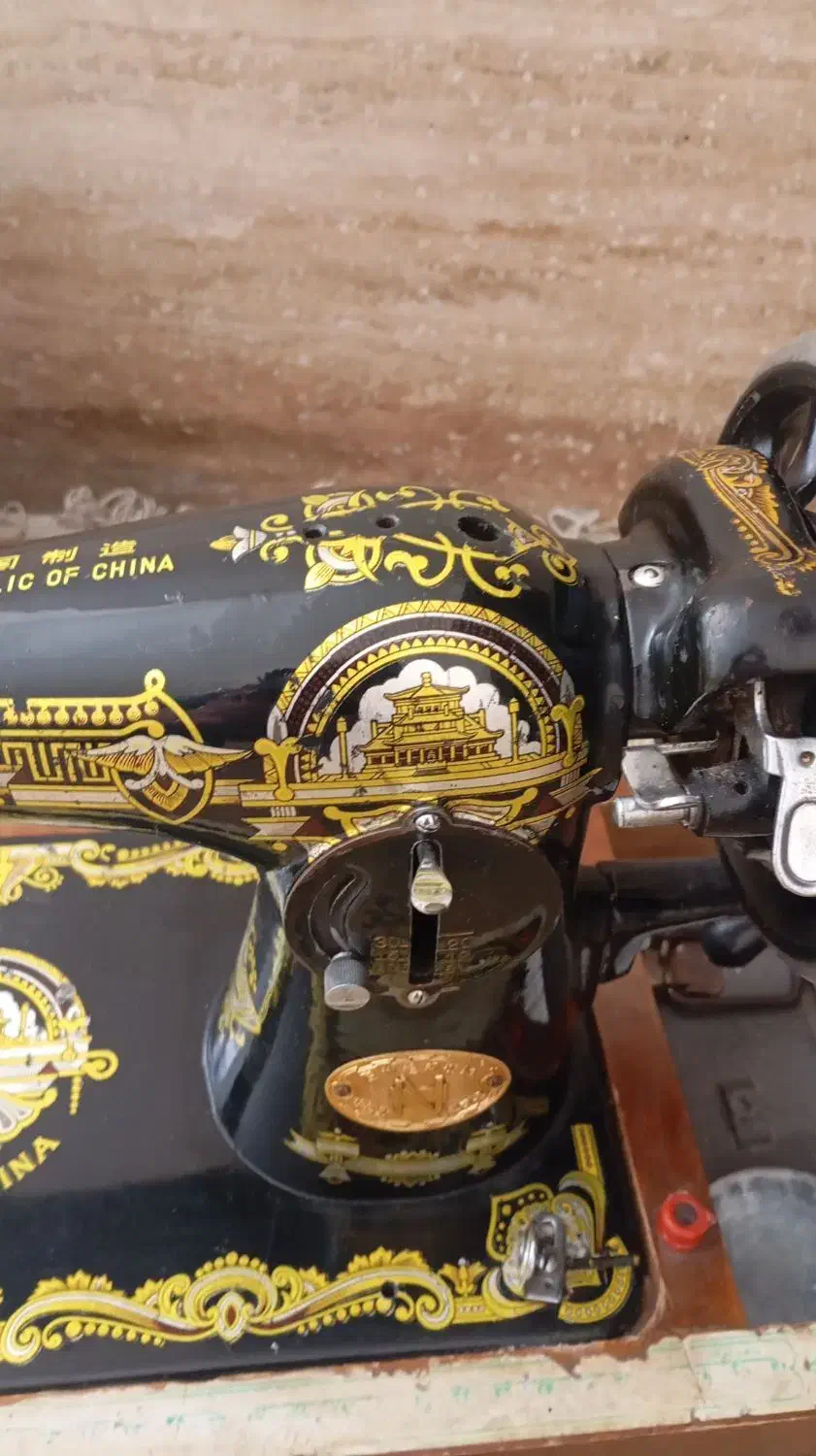 فروش چرخ خیاطی ودو عدد دستگاه|کلکسیون اشیاء عتیقه|کرج, ساسانی (قلمستان)|دیوار