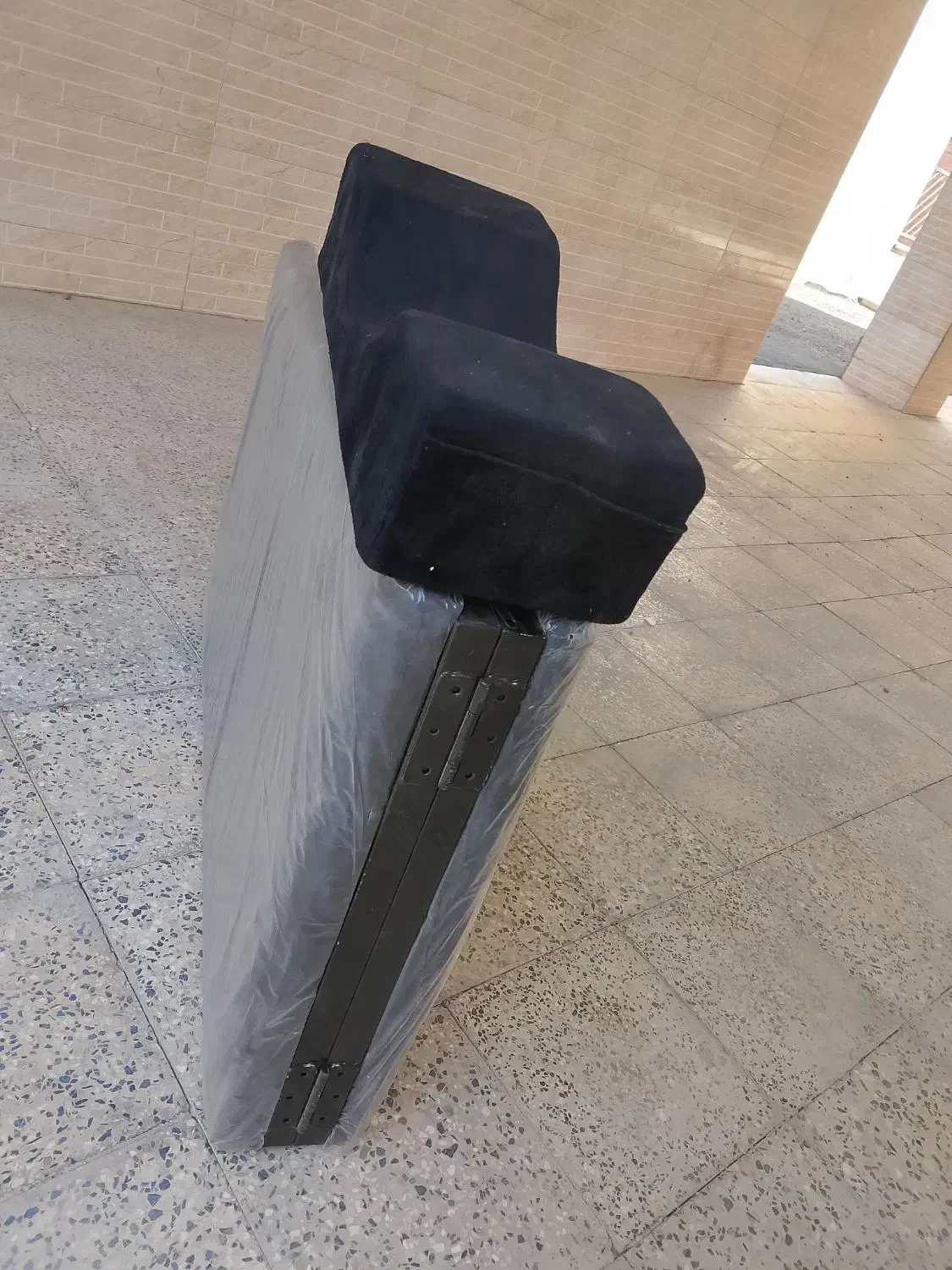 تخت چمدونی تاشو کاملا نو|آرایشگاه و سالن‌های زیبایی|فولادشهر, مسکن مهر فولادشهر|دیوار