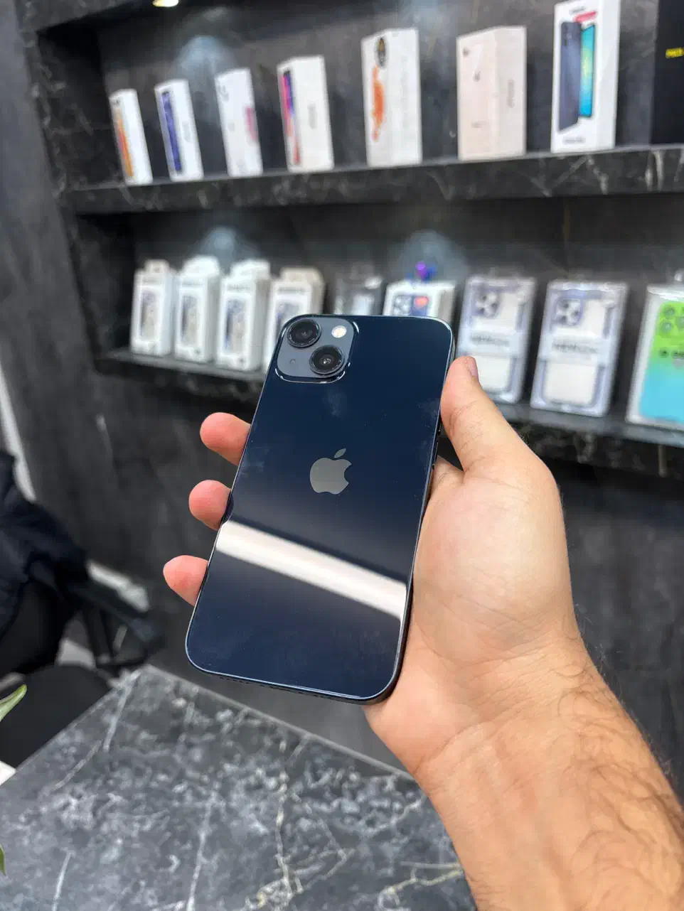 آیفون ۱۳ نرمال|موبایل|اصفهان, باغ زرشک|دیوار