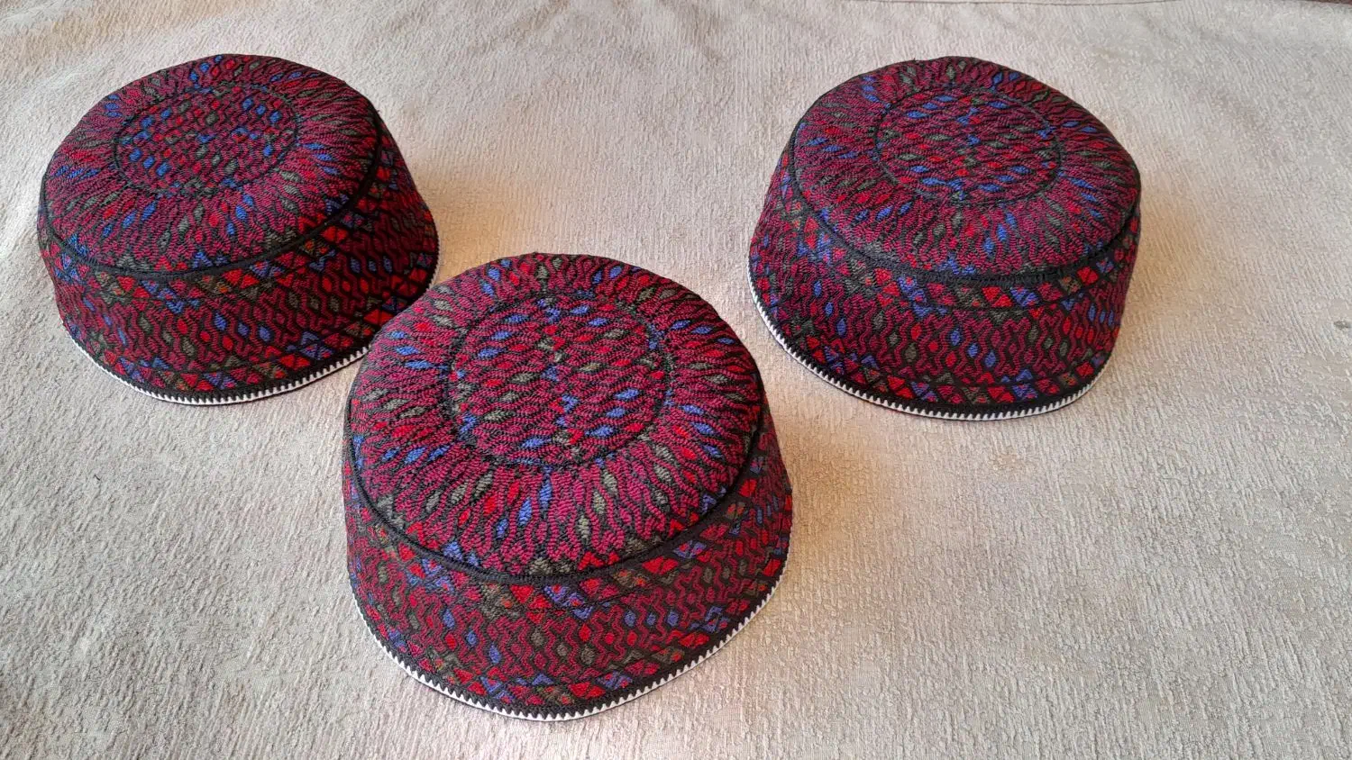 کلاه بورگ سنتی ترکمن گلدوزی|لباس|آق قلا, |دیوار