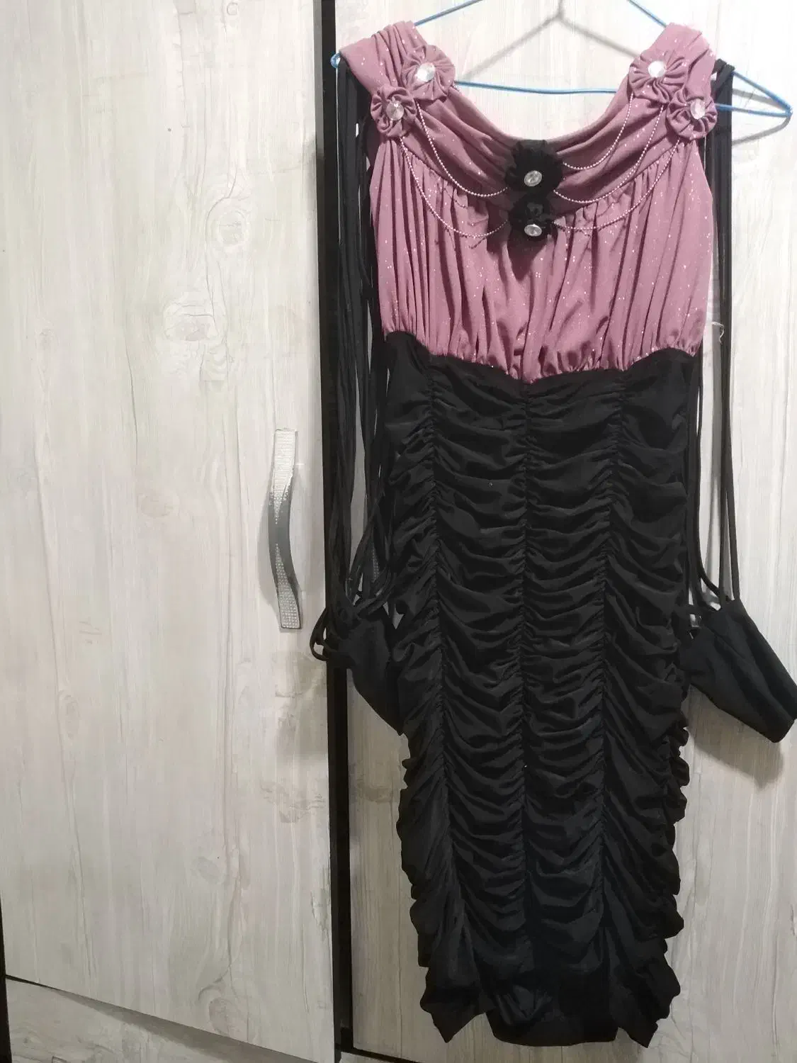 لباس مجلسی|لباس|صدرا-فارس, فاز ۲|دیوار