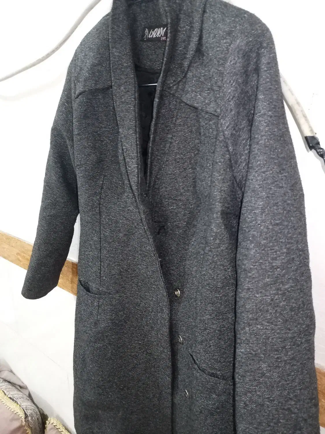 پالتو|لباس|برازجان, |دیوار