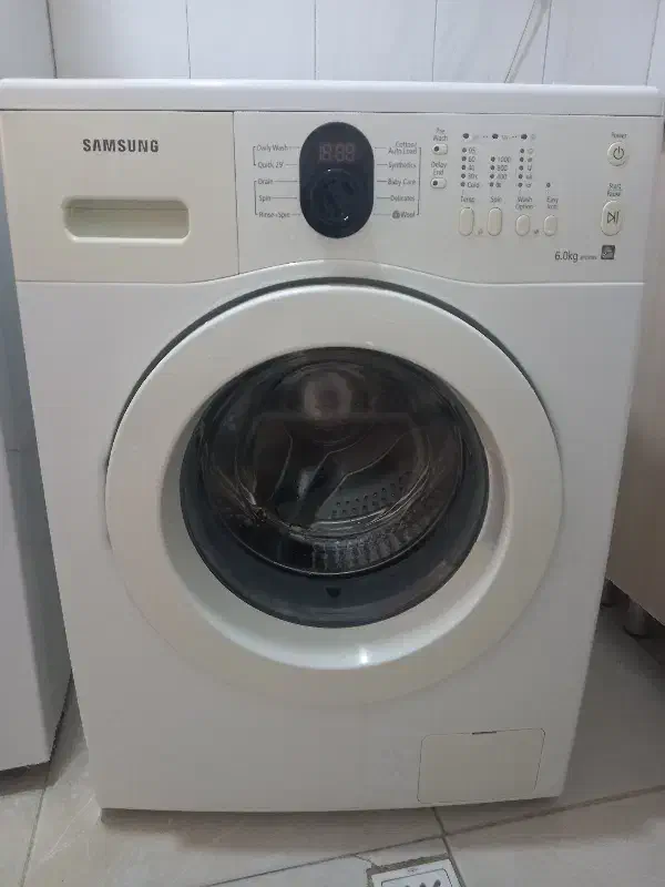لباسشویی پنج کیلو برند سامسونگ|ماشین لباسشویی و خشک‌کن لباس|دلیجان, |دیوار
