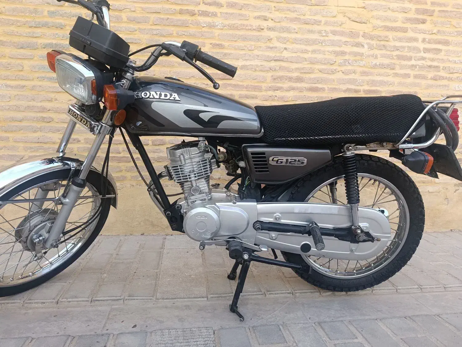 هیرمن ۹۵ در حد|موتورسیکلت|شیراز, سیاه سنگ|دیوار