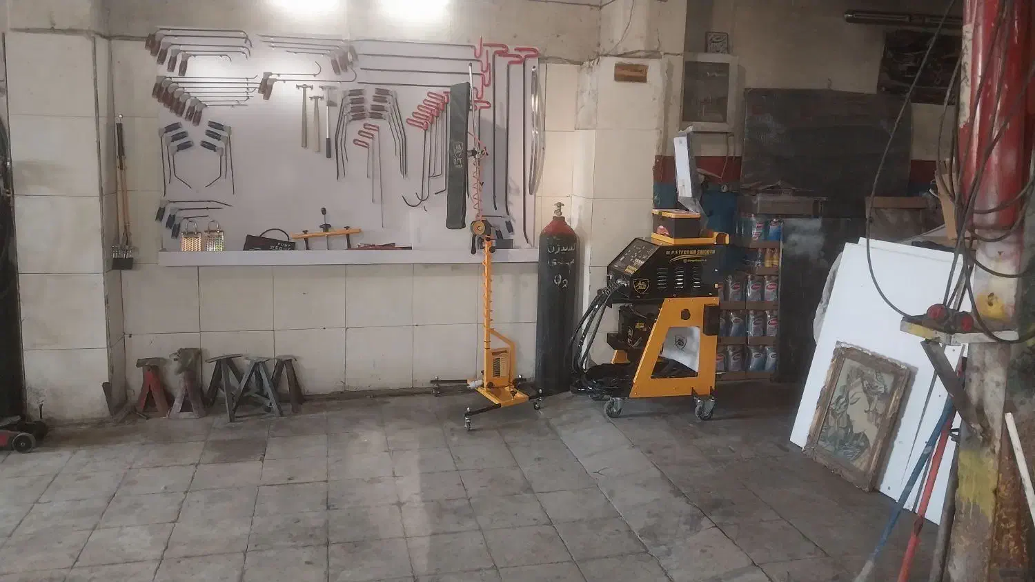 مکانیک  نقاش وسپرساز نیازمندیم|استخدام صنعتی، فنی، مهندسی|تهران, قلمستان|دیوار