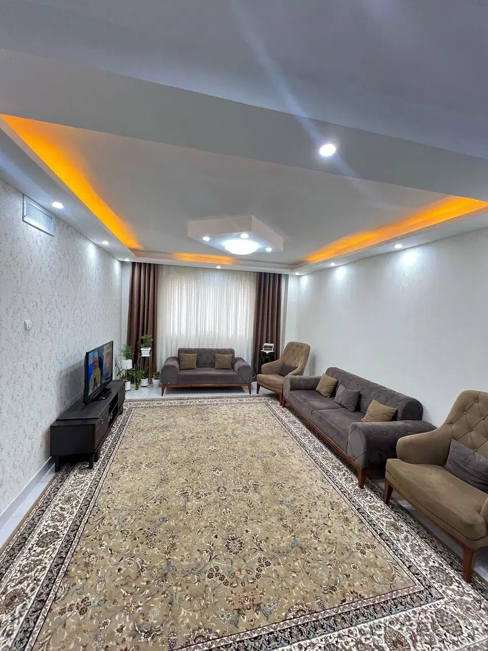 ارم شرقی فول تمیز/مناسب سرمایه گذاری/بهترین لوکیشن|فروش آپارتمان|هشتگرد, شهرک ارم شرقی|دیوار