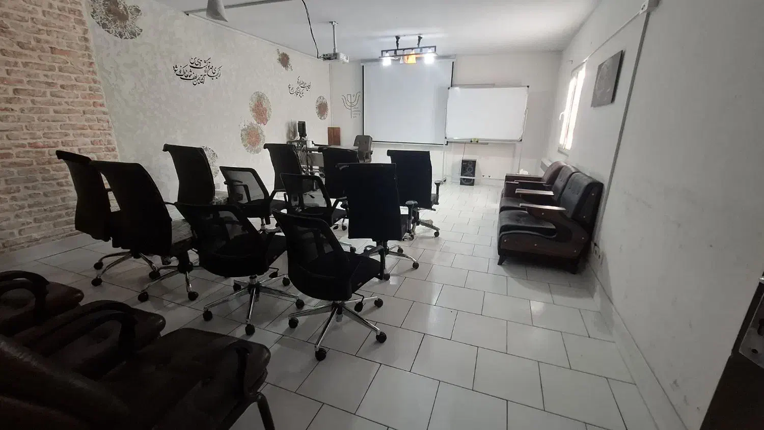 اجاره فضای آموزشی|اجارهٔ کوتاه‌مدت دفتر کار و فضای آموزشی|تهران, گیشا|دیوار