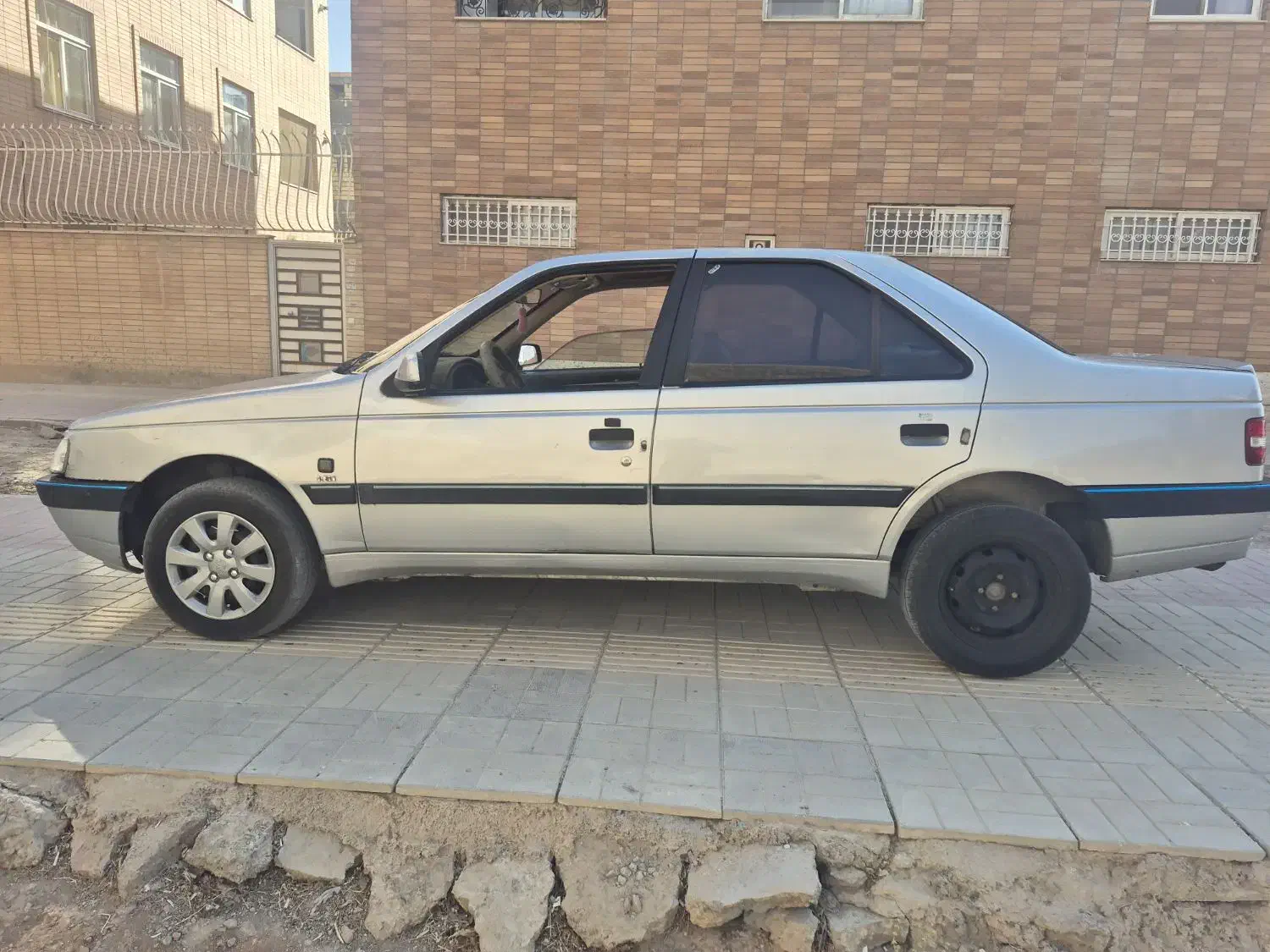 پژو405slxبی رنگ|خودرو سواری و وانت|اصفهان, بهارستان|دیوار