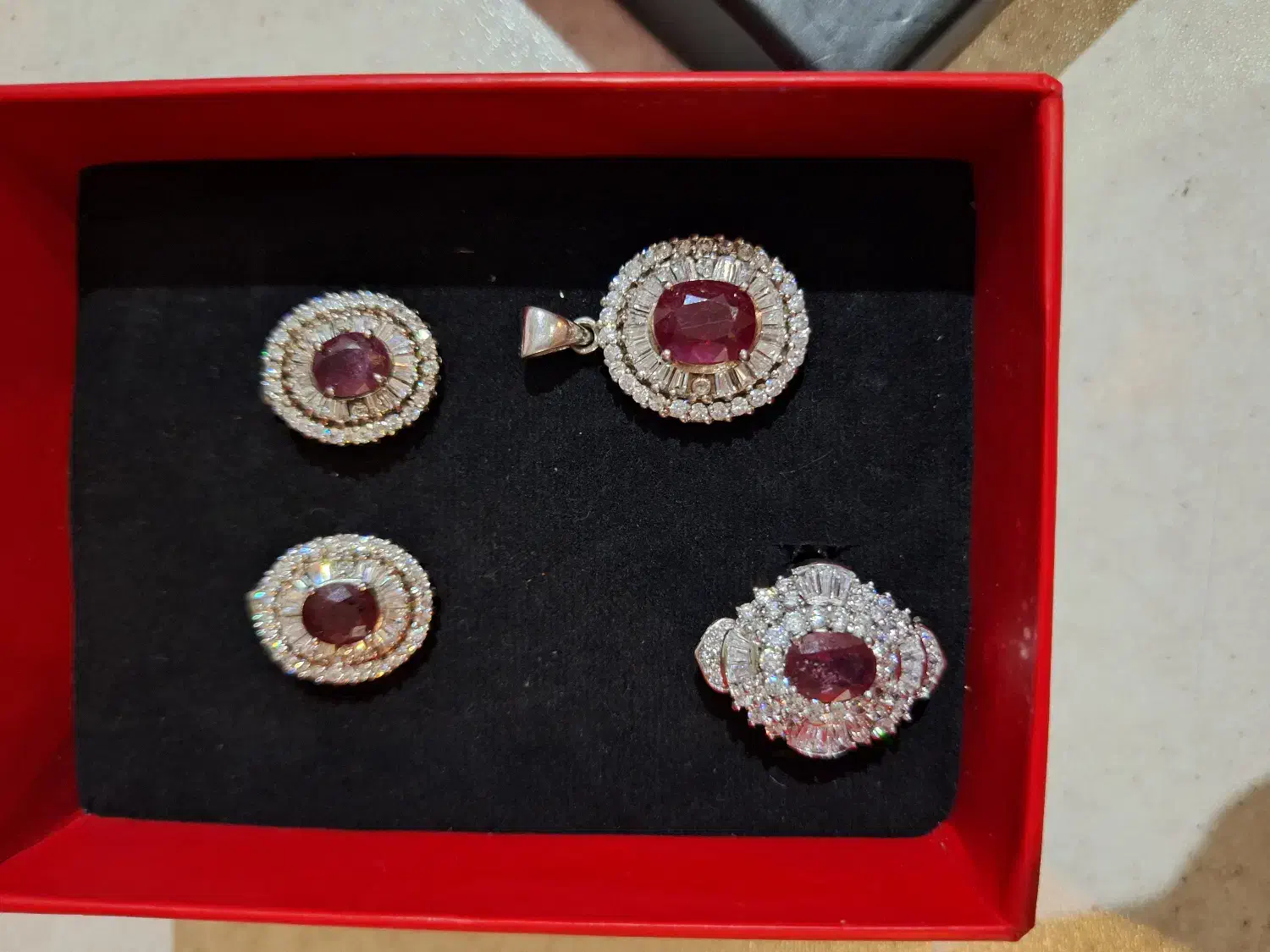 سرویس نقره با سنگ یاقوت اصل وابکاری طلا|جواهرات|تهران, کوی بیمه|دیوار