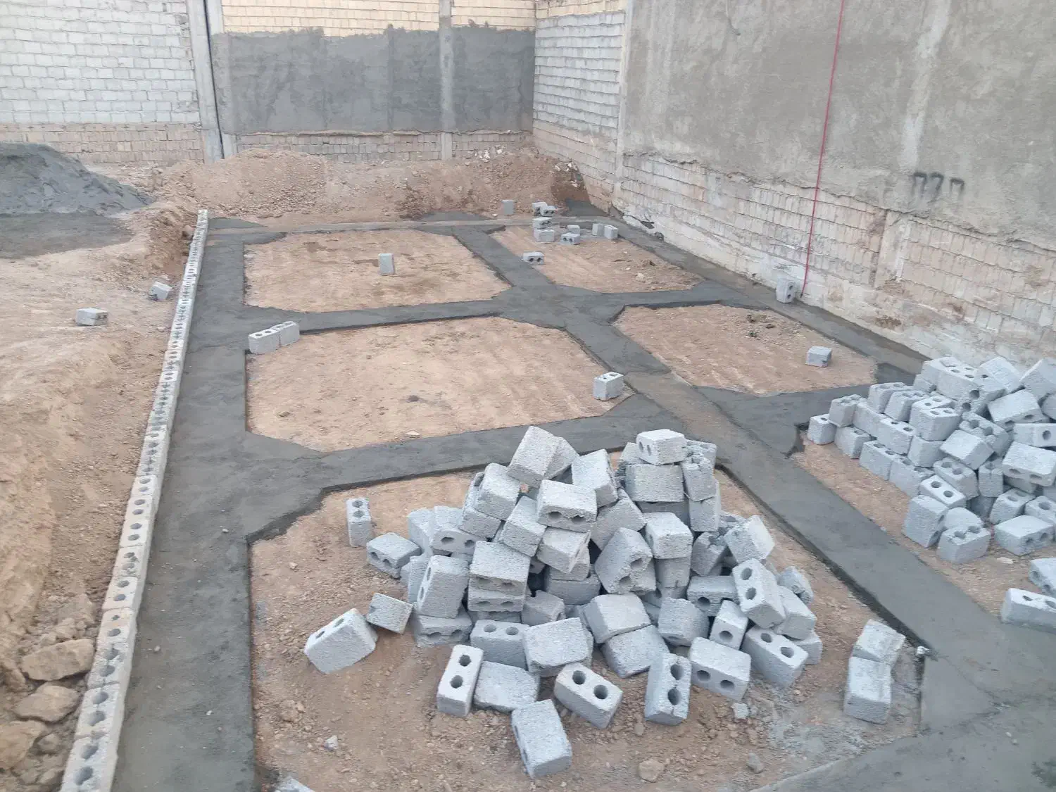 اجرای سفتکاری کامل با مصالح و بدون مصالح|خدمات پیشه و مهارت|نجف‌آباد, الله اکبر|دیوار