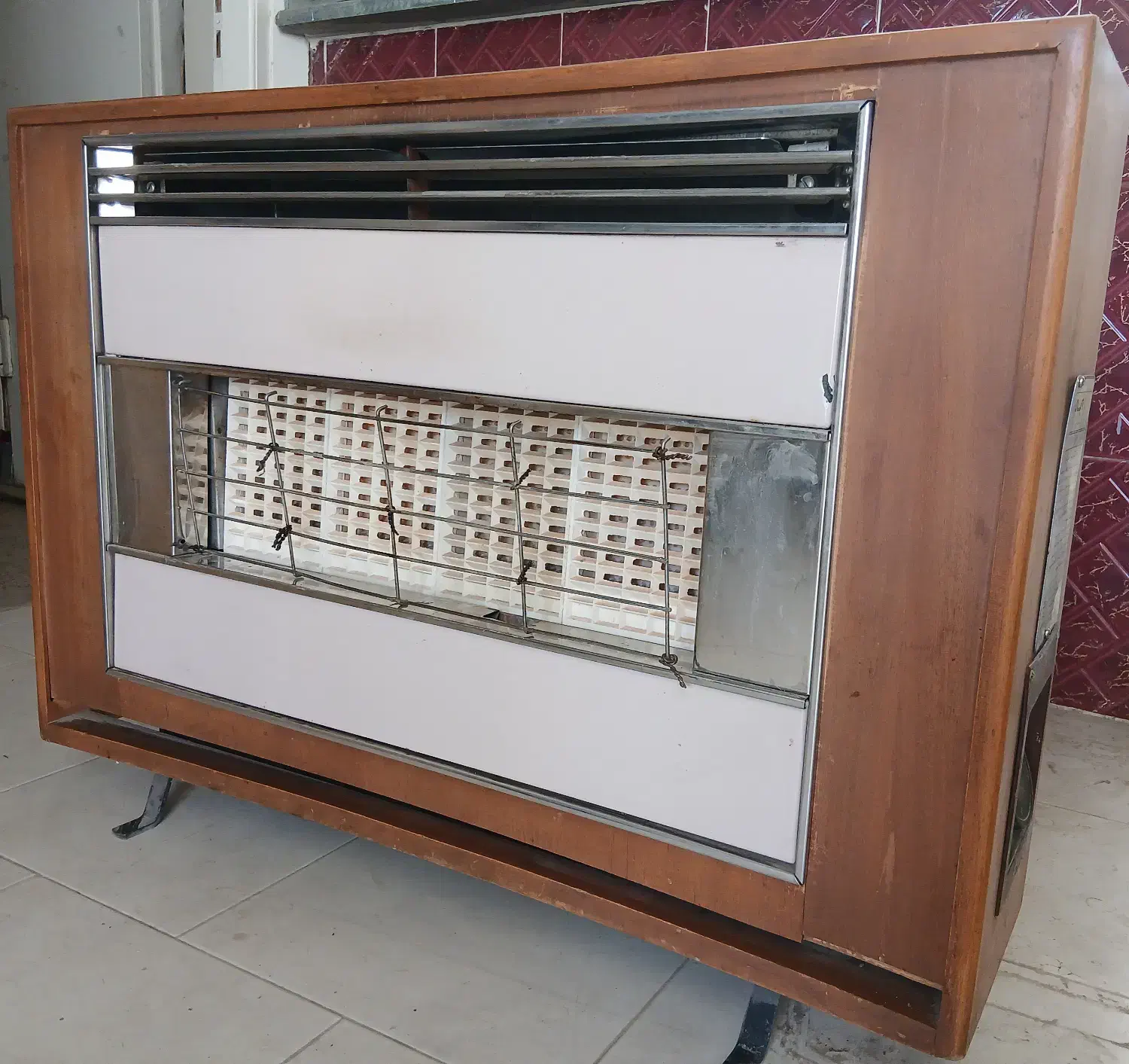 بخاری کاملا سالم|بخاری، هیتر، شومینه|شیراز, سیاه سنگ|دیوار