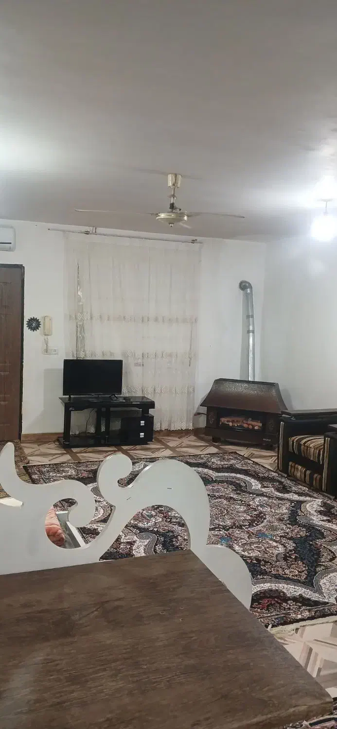 ویلا ۶۰۰و ۸۰۰ و یک ملیون|اجارهٔ کوتاه‌مدت ویلا و باغ|صومعه‌سرا, |دیوار