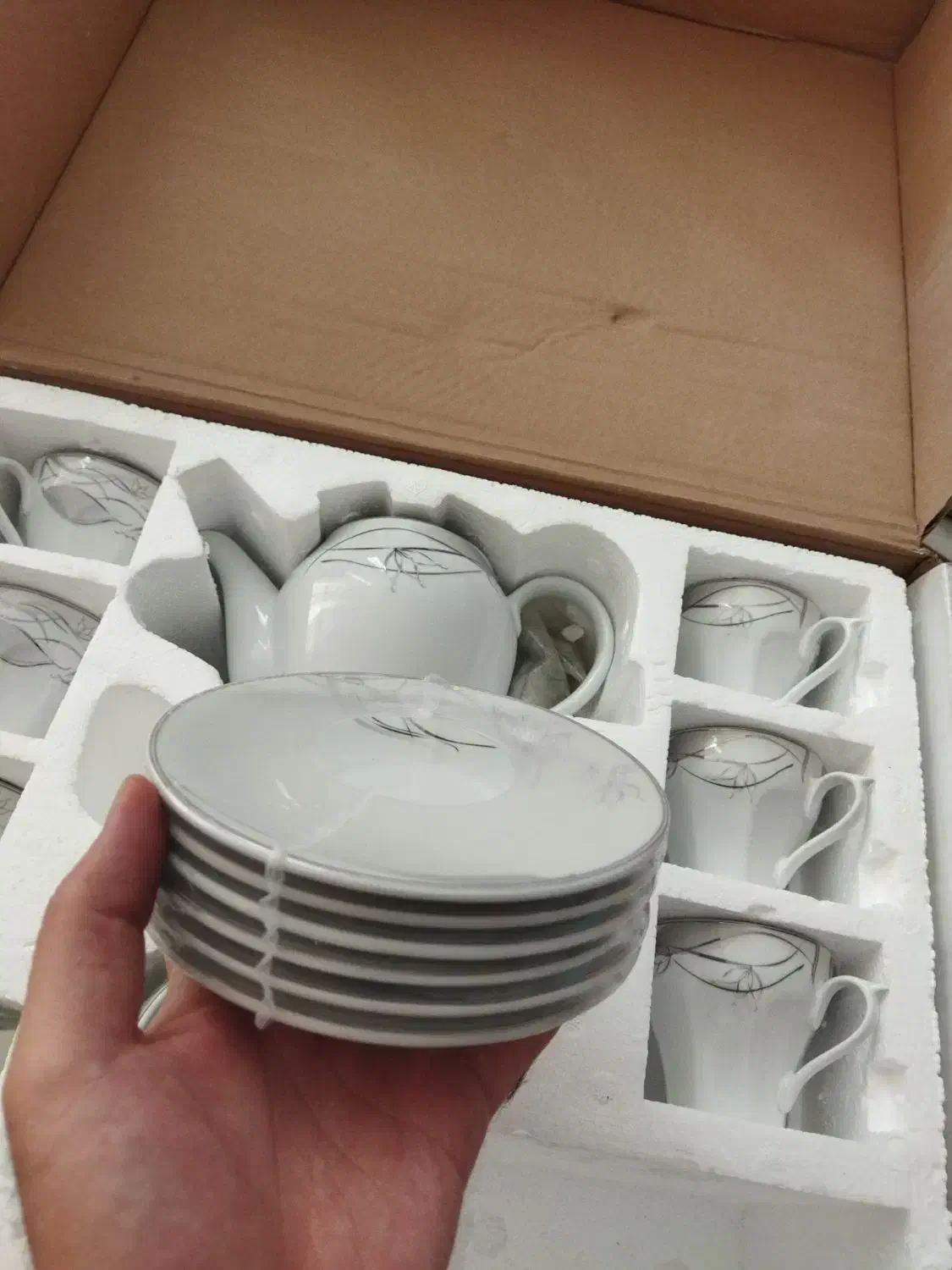 سرویس ۱۷ پارچه چینی اکبند|ظروف سرو و پذیرایی|عسلویه, |دیوار