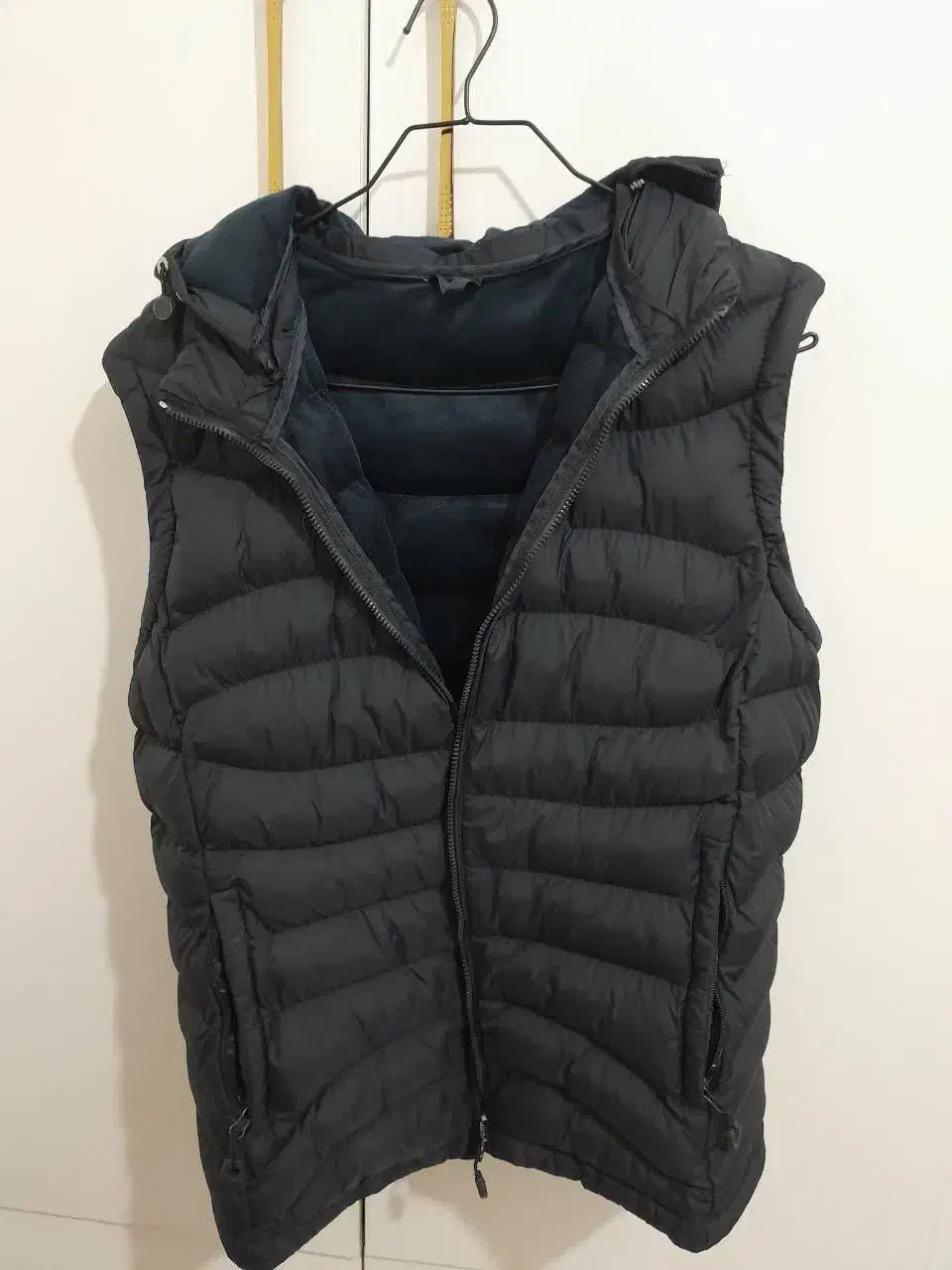 پافر|لباس|مشهد, طبرسی شمالی|دیوار