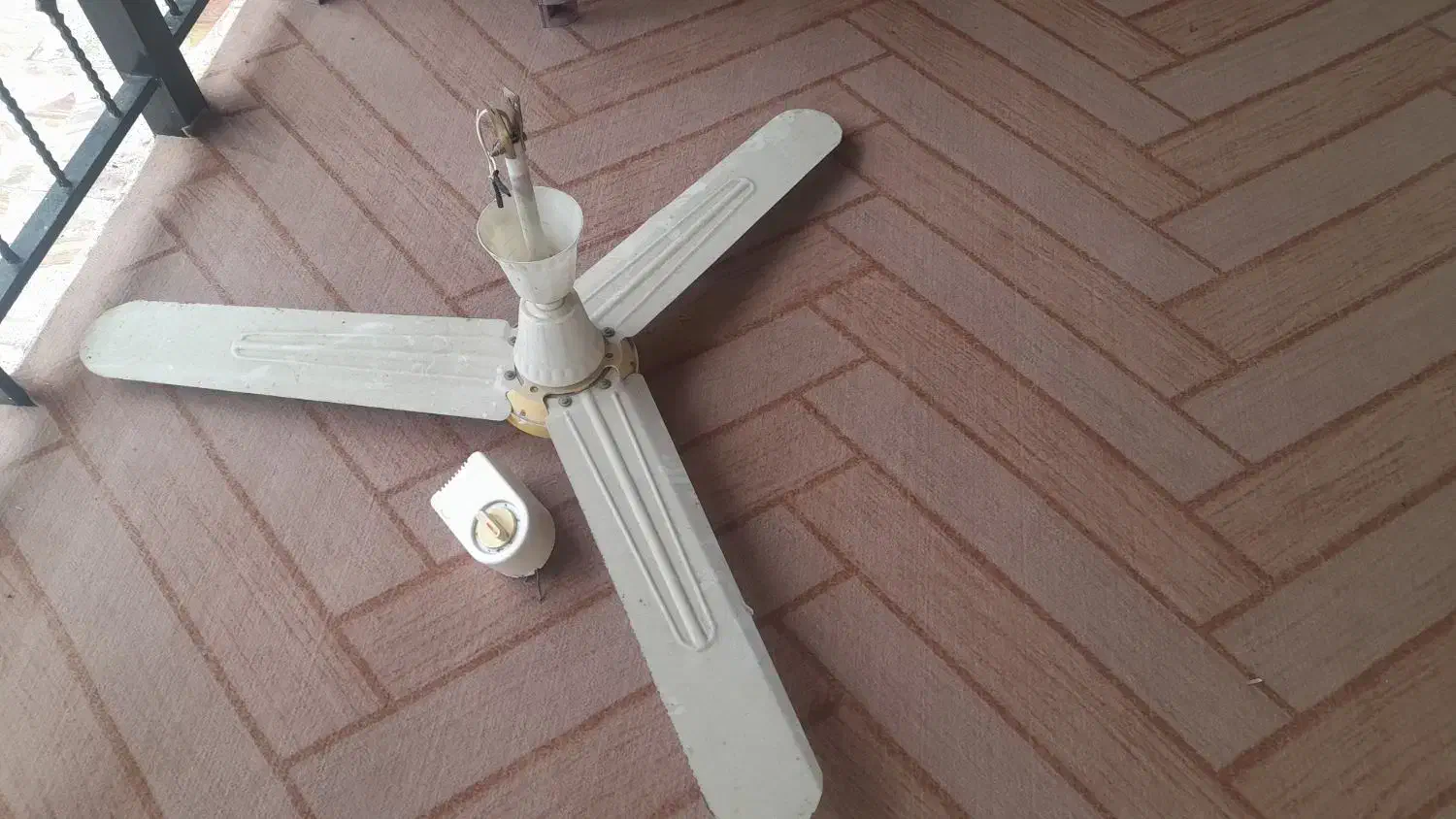 پنکه سقفی سالم|پنکه و تصفیهکنندهٔ هوا|آستانه اشرفیه, |دیوار