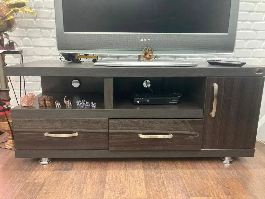 فروش لوازم منزل به دلیل مهاجرت|مبلمان خانگی و میز عسلی|پردیس, فاز ۱|دیوار