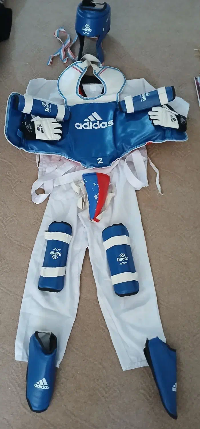 ست کامل وسایل و لباس تکواندو|تجهیزات ورزشی|قم, شهرک فاطمیه|دیوار