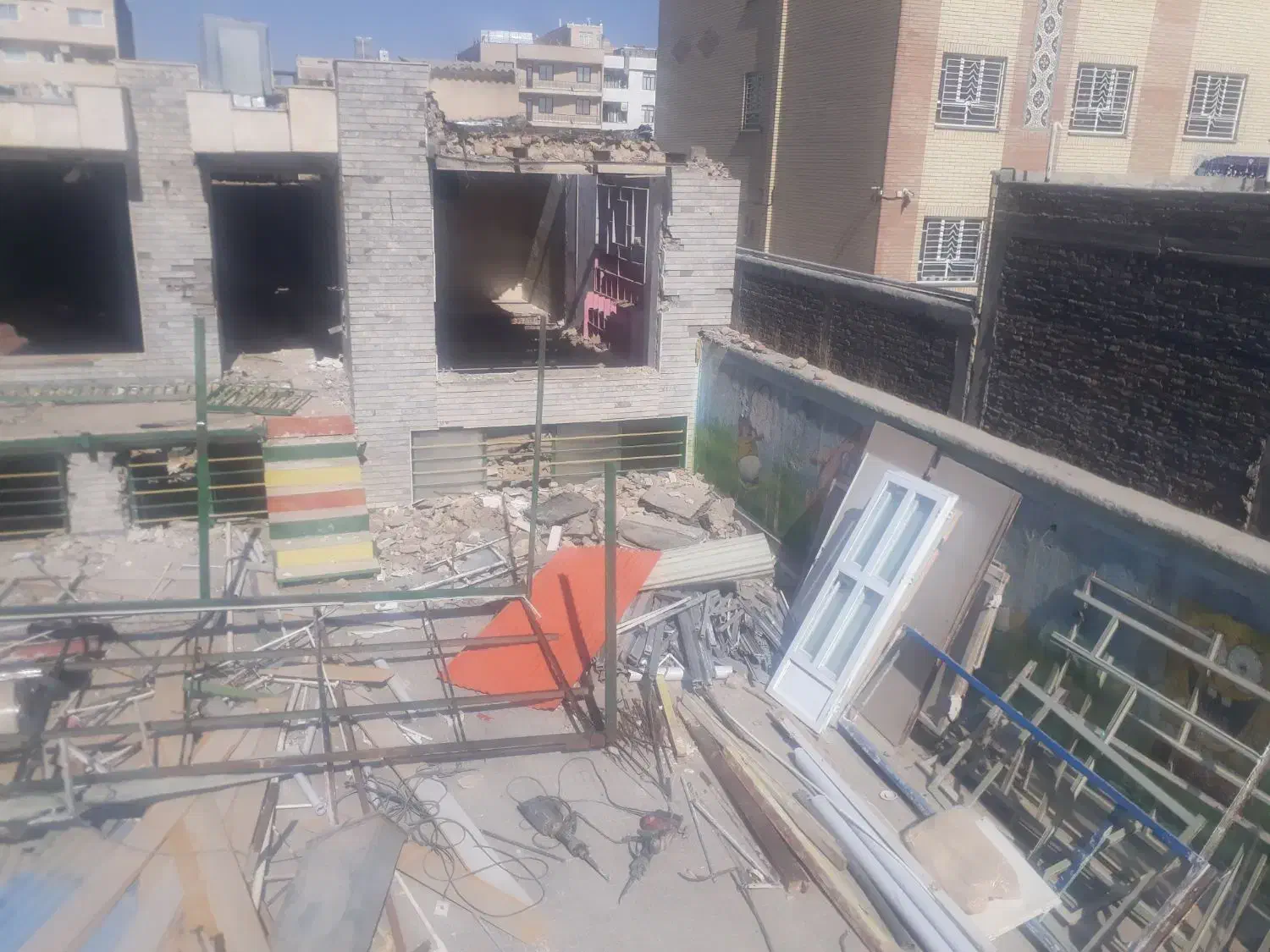 تخریب کلیه کارهای ساختمانی|مصالح و تجهیزات ساختمان|قوچان, |دیوار