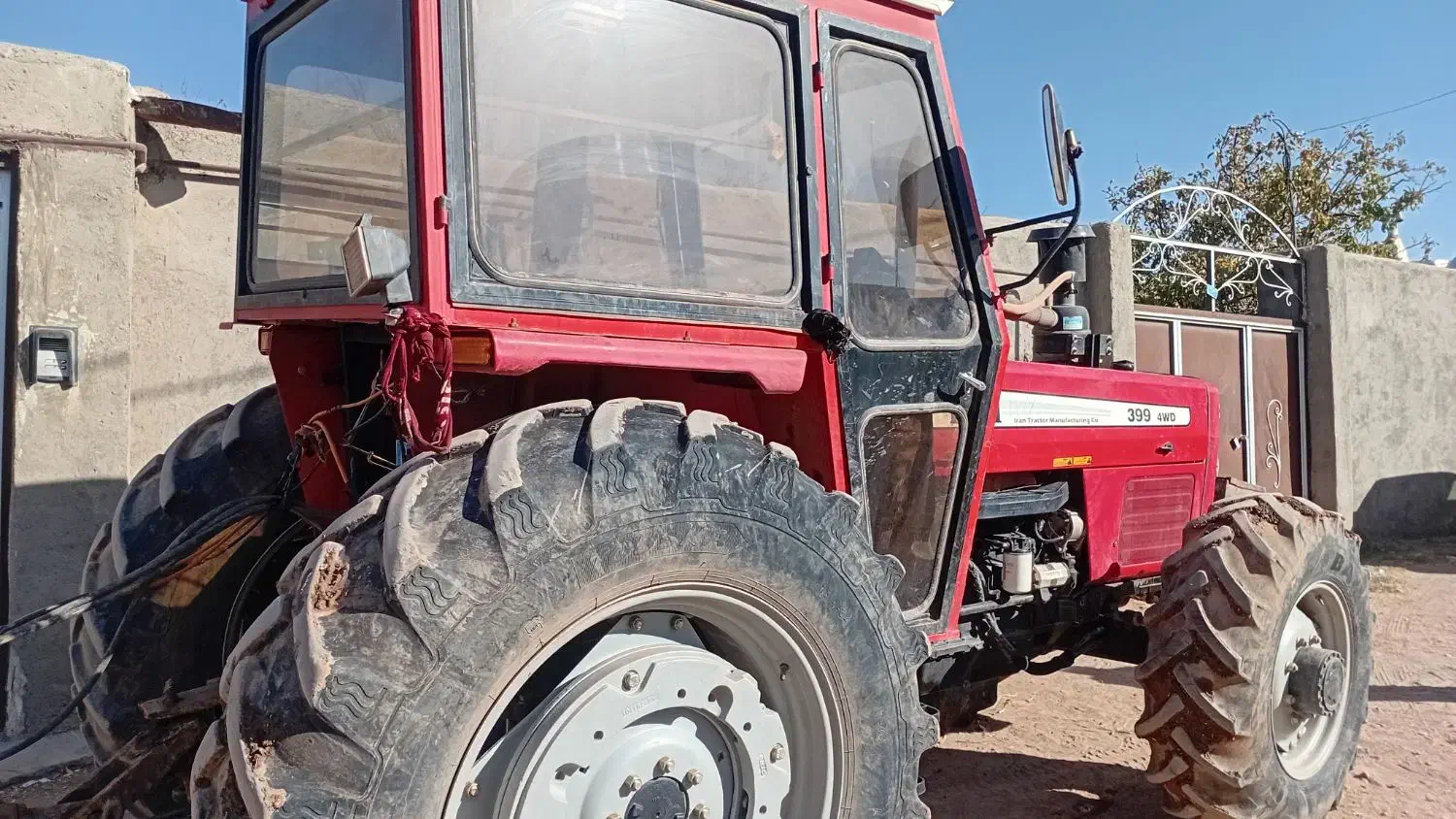 تراکتور با لیزر|خودرو سنگین|تربتحیدریه, میدان مرکزی|دیوار