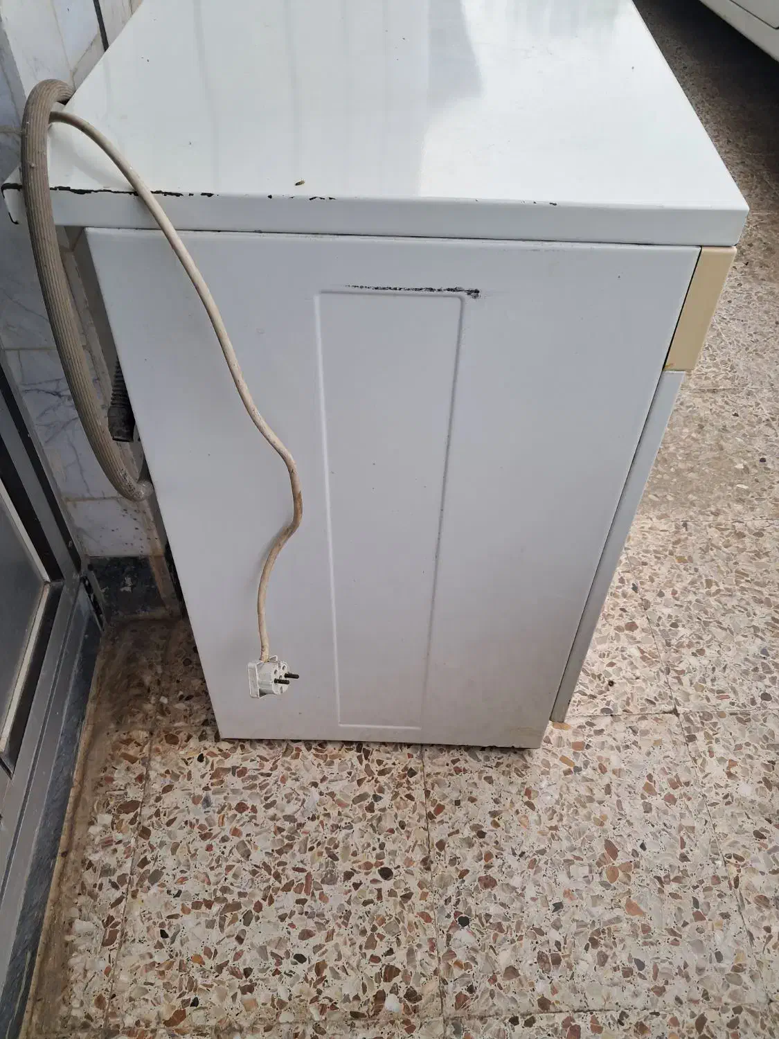 ماشین لباس شوئی آزمایش|ماشین لباسشویی و خشککن لباس|تالش, هشتپر|دیوار