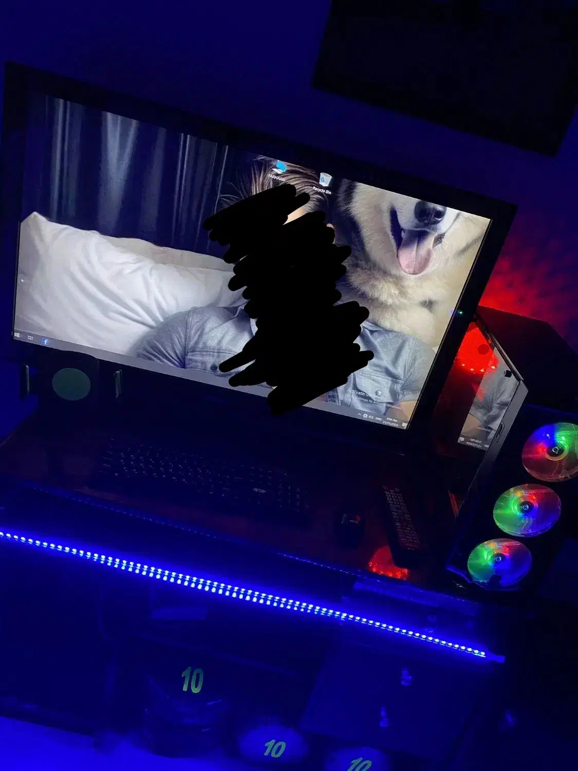 کیس گیمینگ بهمراه مانیتور سامسونگ ۴۲ اینچ|رایانه رومیزی|شهریار, شهریار|دیوار