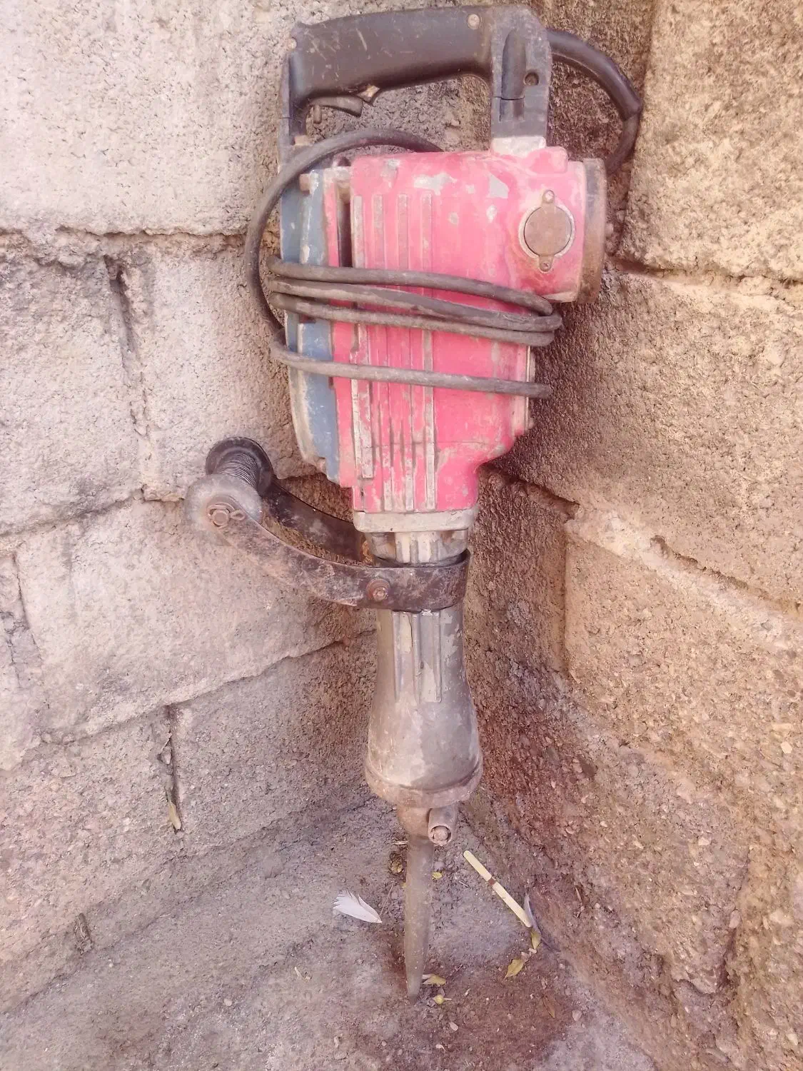 هلتی|ابزارآلات|تربت جام, میان جام|دیوار