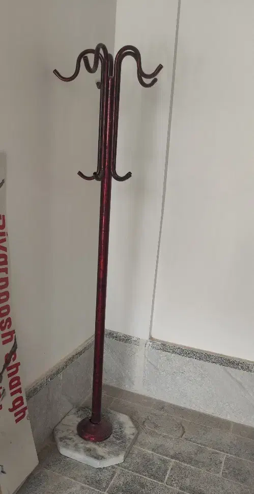 جالباسی رنگ زرشکی|مبلمان خانگی و میز عسلی|بیرجند, |دیوار