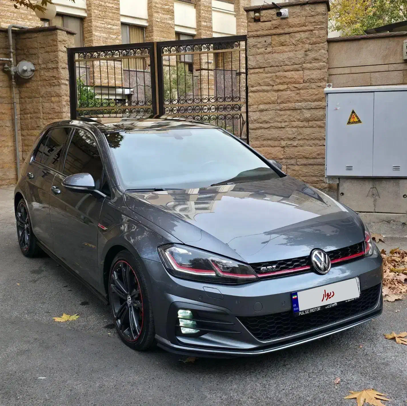 فولکس گلف gti مدل ۲۰۱۸ بدون رنگ کم کارکرد تمیز|خودرو سواری و وانت|تهران, نیاوران|دیوار