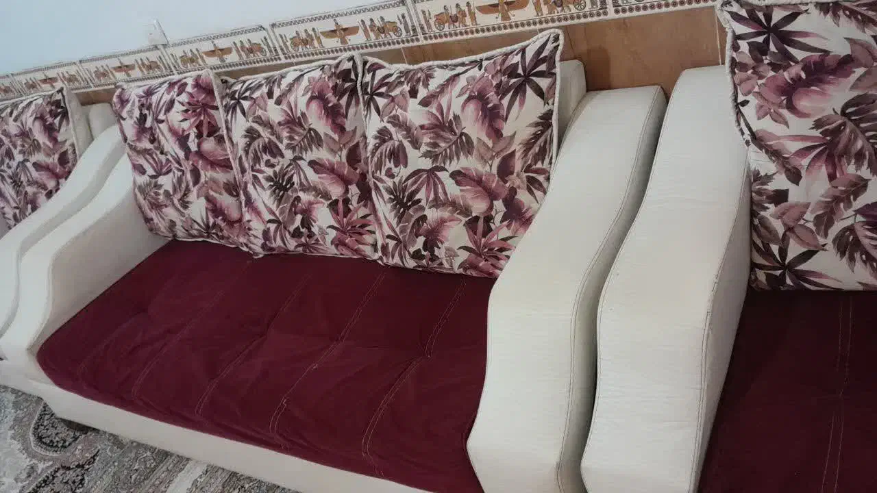 مبل همراه با میز عسلی کامل|مبلمان خانگی و میز عسلی|اسفراین, |دیوار