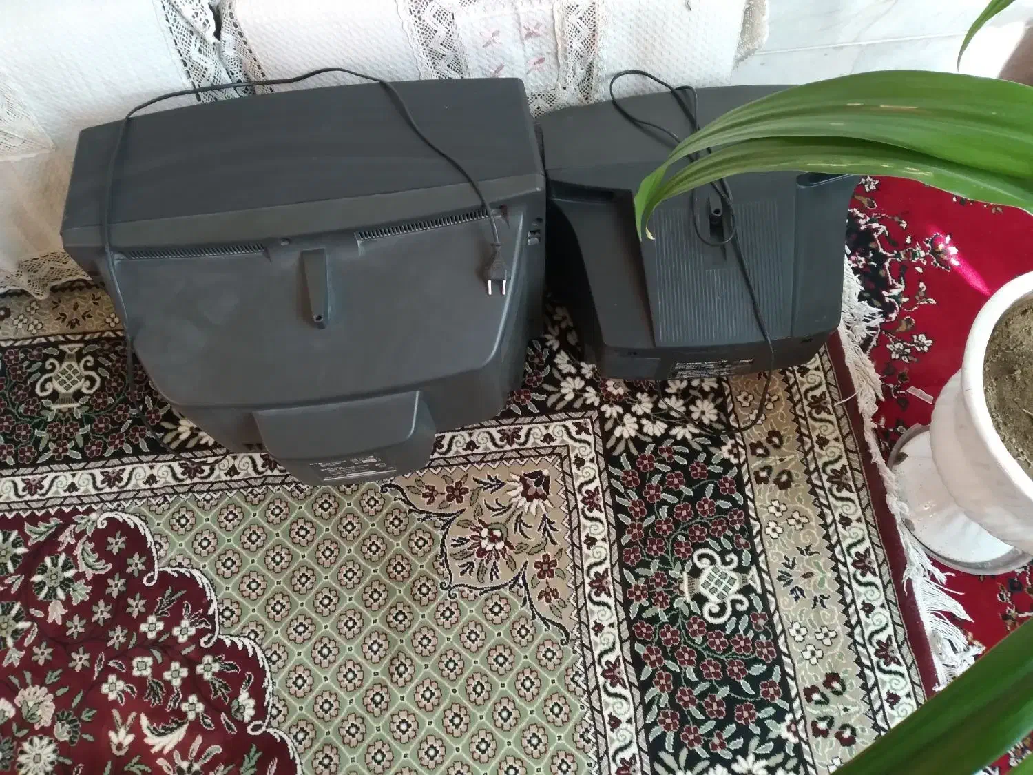 دو عدد تلوزیون قدیمی|تلویزیون و پروژکتور|یزد, |دیوار