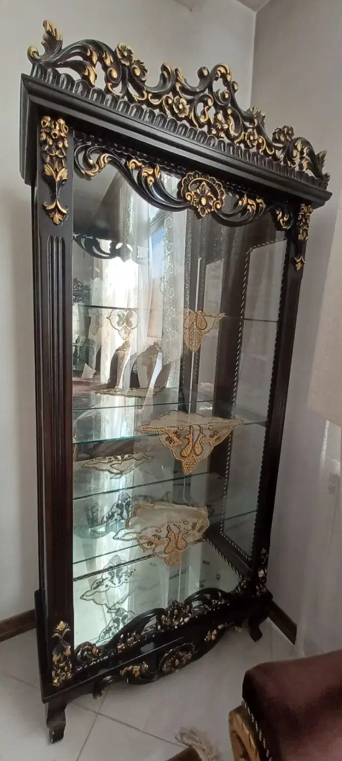 ۲ عدد بزرگ عروس صحیح و سالم|بوفه، ویترین، کنسول|برخوار, |دیوار