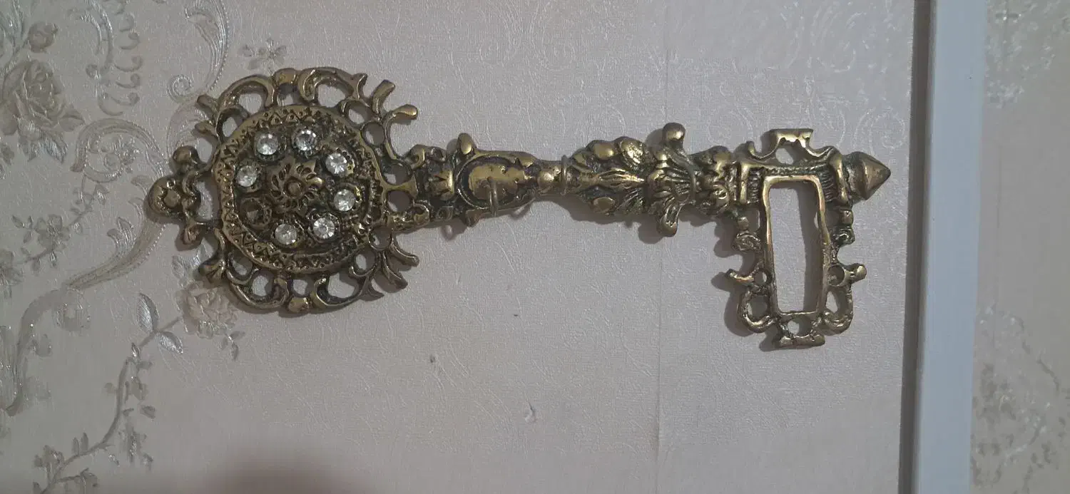 جاکلیدی برنز|مجسمه، تندیس، ماکت|قرچک, زیبا شهر|دیوار