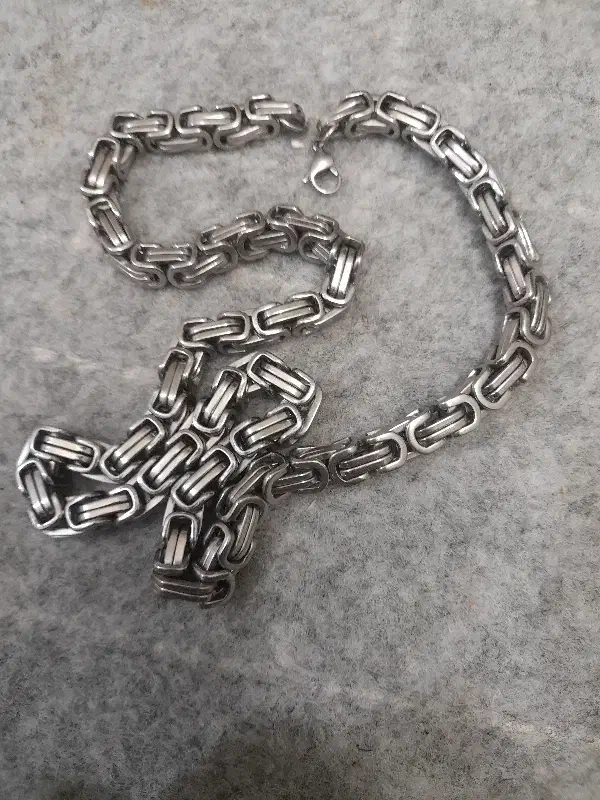 زنجیر گردنی|زیورآلات و اکسسوری|فردیس, داوری|دیوار