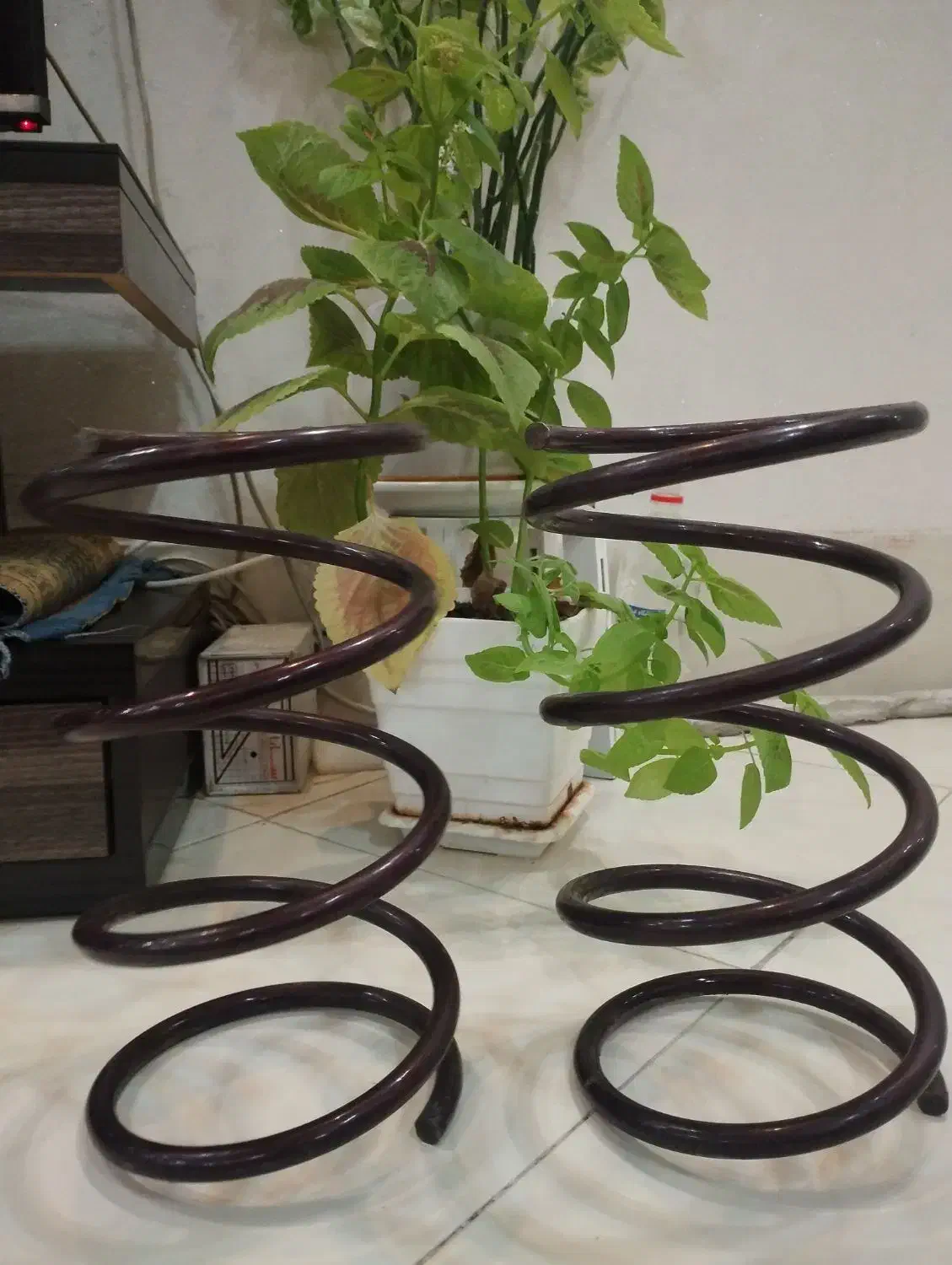 فنر لنزو|قطعات یدکی و لوازم جانبی|شیراز, شهرک صدا و سیما|دیوار