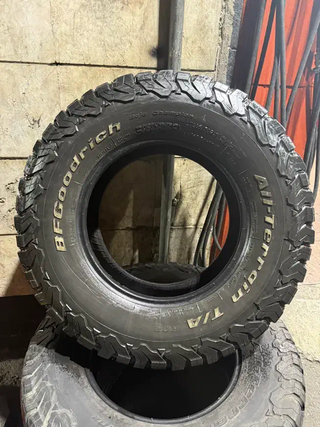 فروش لاستیک BF 285 70 17 گل جنگی|قطعات یدکی و لوازم جانبی|تهران, سید خندان (جلفا)|دیوار