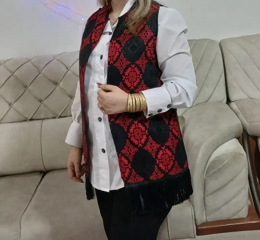 لباس یلدای نونو|لباس|نهاوند, |دیوار