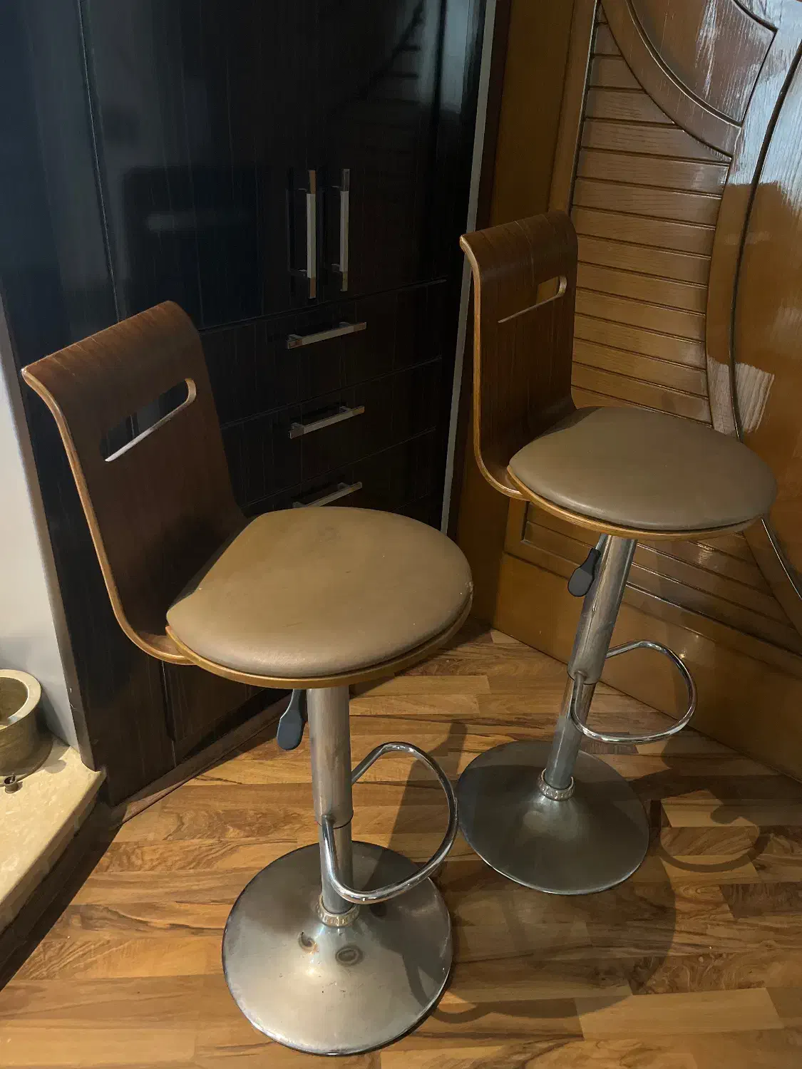 صندلی بار|صندلی و نیمکت|رشت, شهرک قدس|دیوار