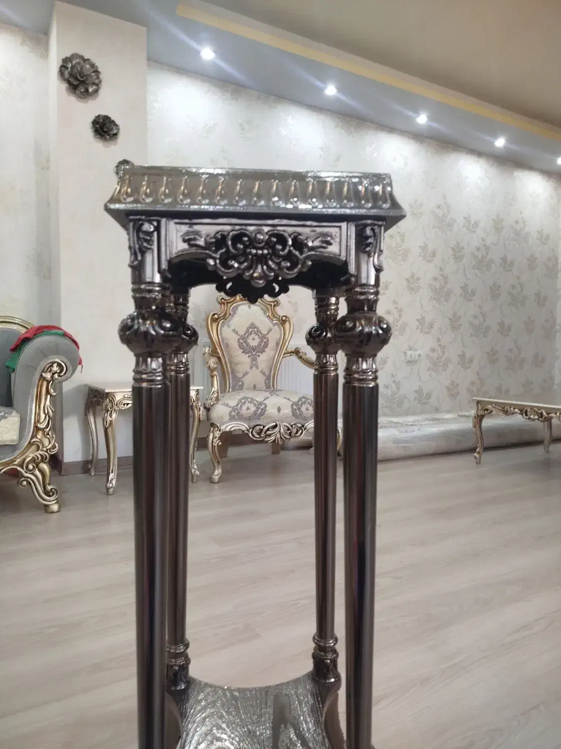 میزسلطنتی وتلفن سلطنتی|میز تلفن|ارومیه, |دیوار