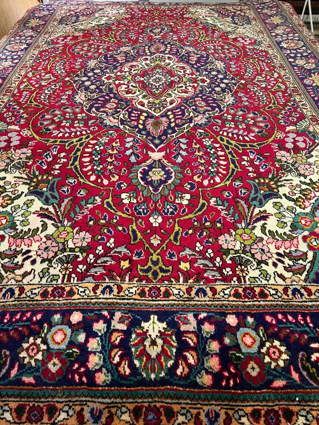 فرش دستباف لاکی|فرش|شیراز, ارم|دیوار