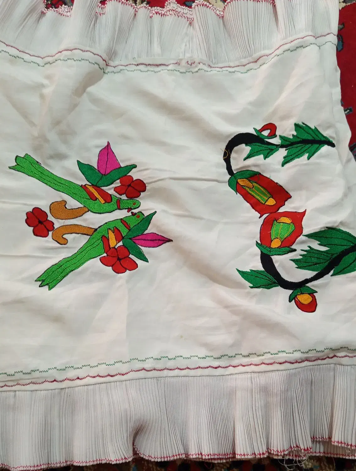 روبالشتی با کله بالشتی|رختخواب، بالش، پتو|پاتاوه, |دیوار