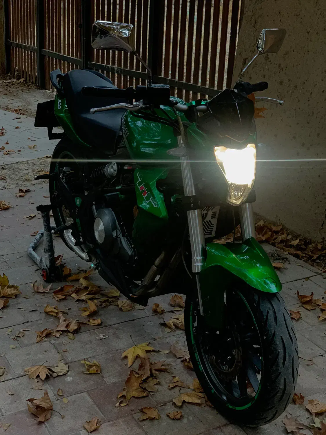 بنلی ۳۰۰ مدل ۹۷ بسیار تمیز و سالم|موتورسیکلت|اصفهان, ناژوان|دیوار