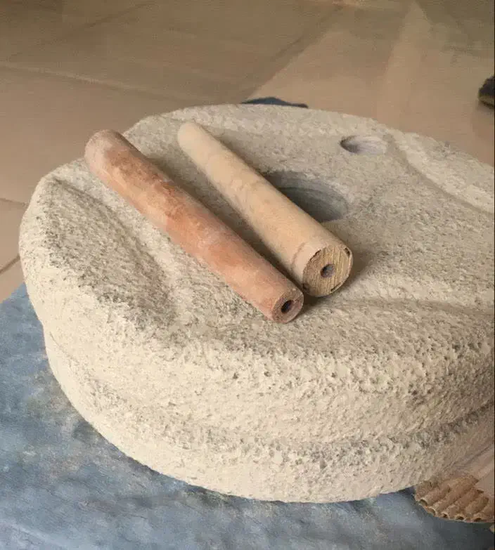 آسیاب سنگی|ظروف پختوپز|قم, ارم|دیوار