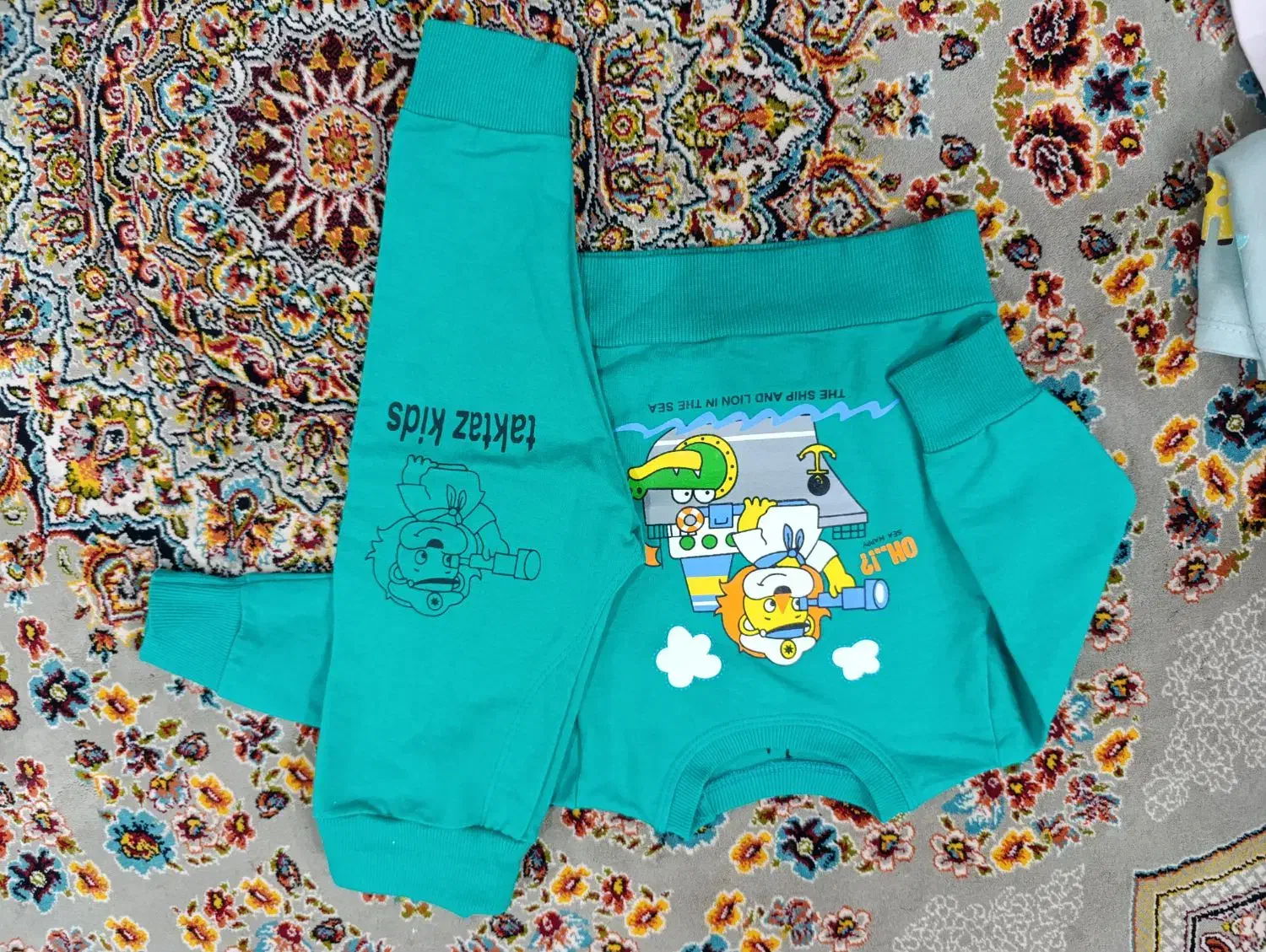 فروش لباس بچه گانه از سایز صفر تا ۱۸ ماه|کفش و لباس بچه|ابهر, |دیوار