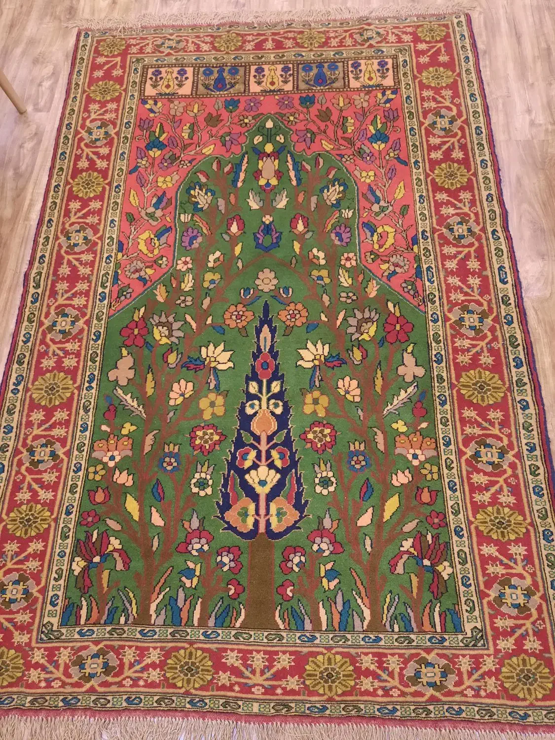 فرش دستبافت چله ابریشم|فرش|ری, دیلمان|دیوار