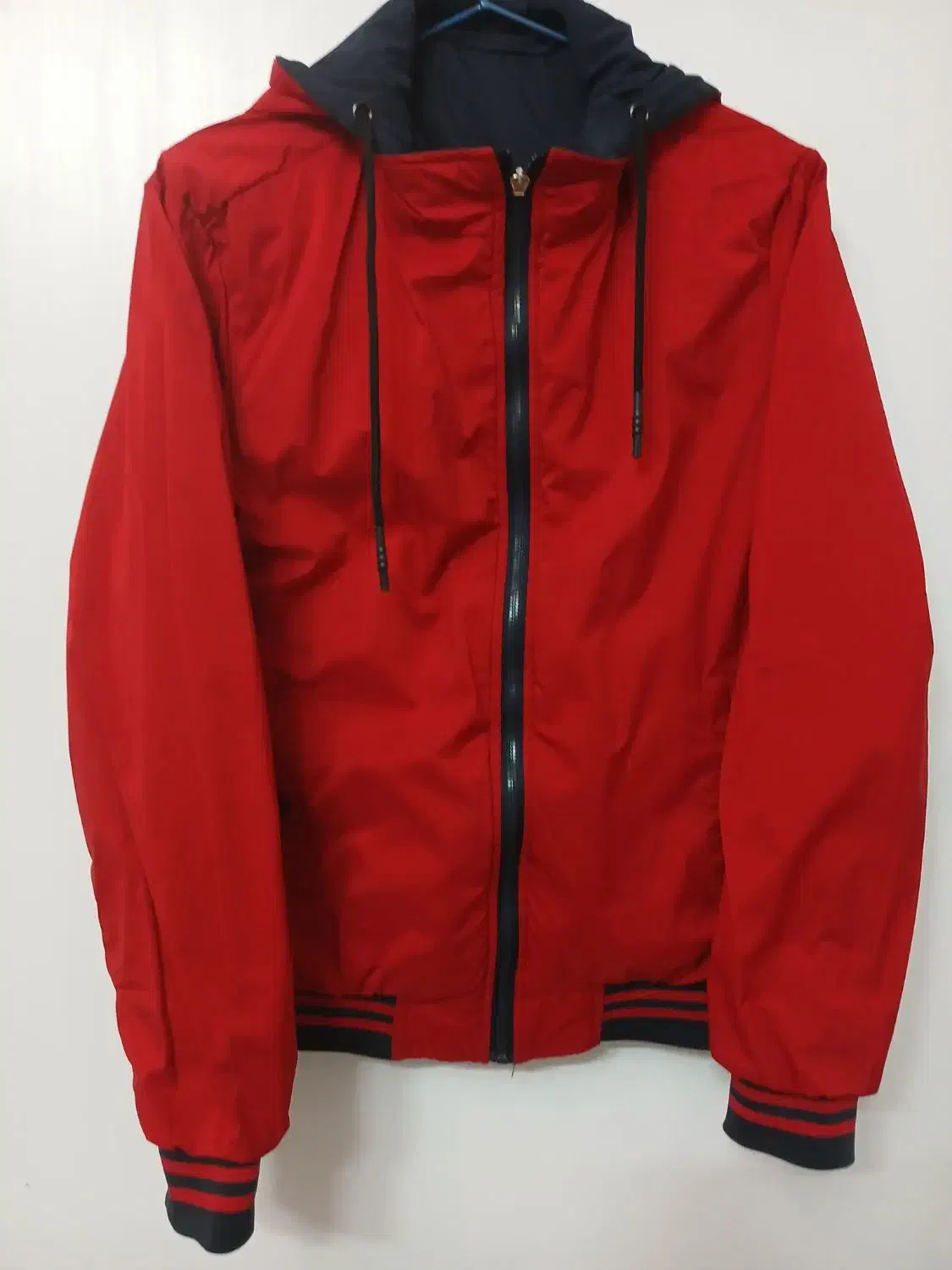 کاپشن خارجی|کفش و لباس بچه|قم, مسجد امام حسن|دیوار