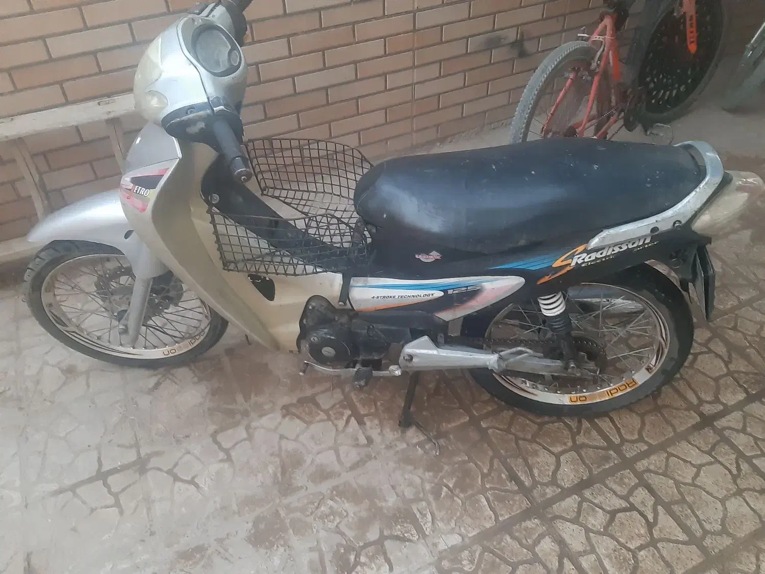 کویر رادیسون  بی کلاج|موتورسیکلت|اصفهان, مارچین|دیوار